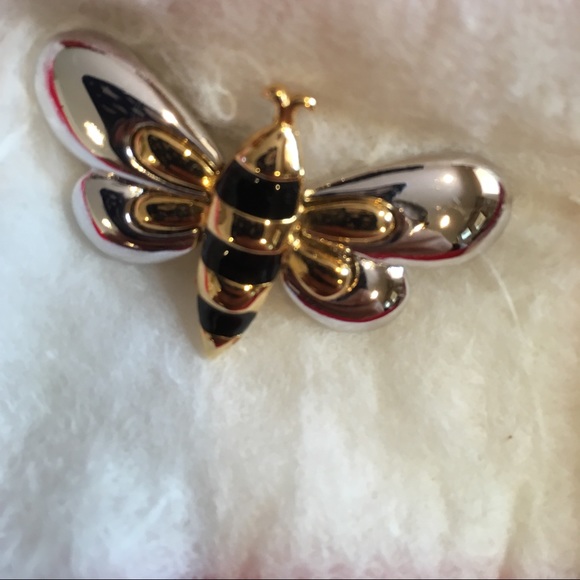 Talbot’s bee 🐝 brooch - Picture 2 of 3